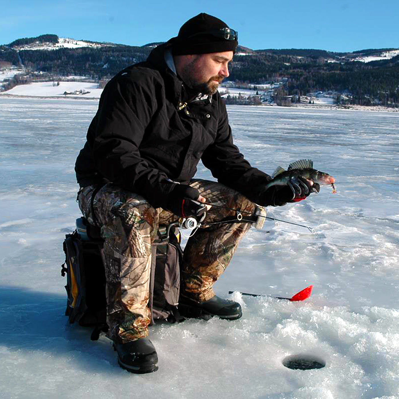 How to Stay Warm When Fishing in Winter Season!